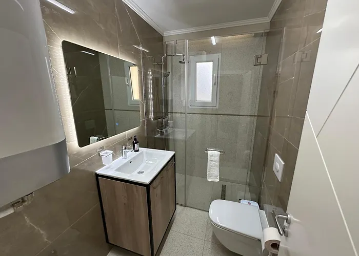 Skyline Nest * ティラナ